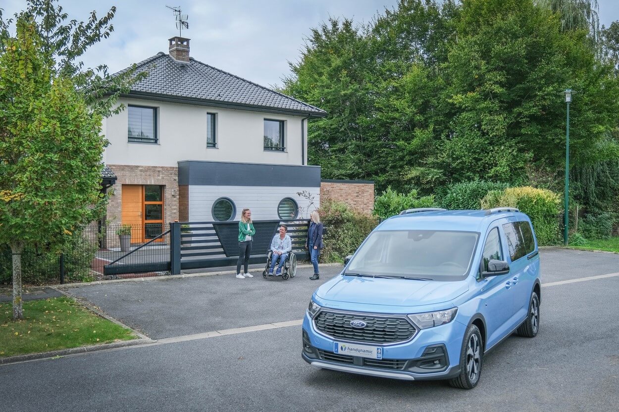 Le Nouveau Ford Grand Tourneo Connect présente un design moderne et attrayant