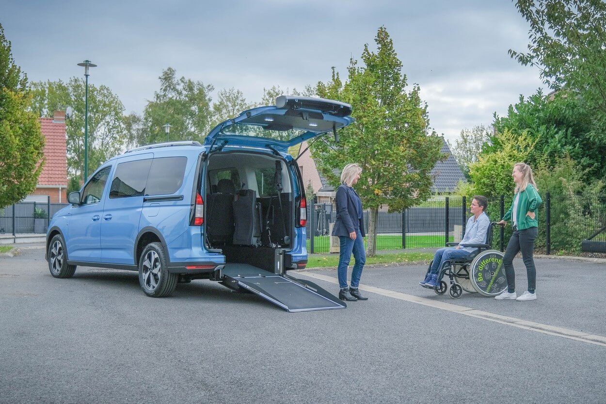 Avec son grand décaissement de la partie arrière, le Ford Grand Tourneo Connect Xtra se montre particulièrement accessible !