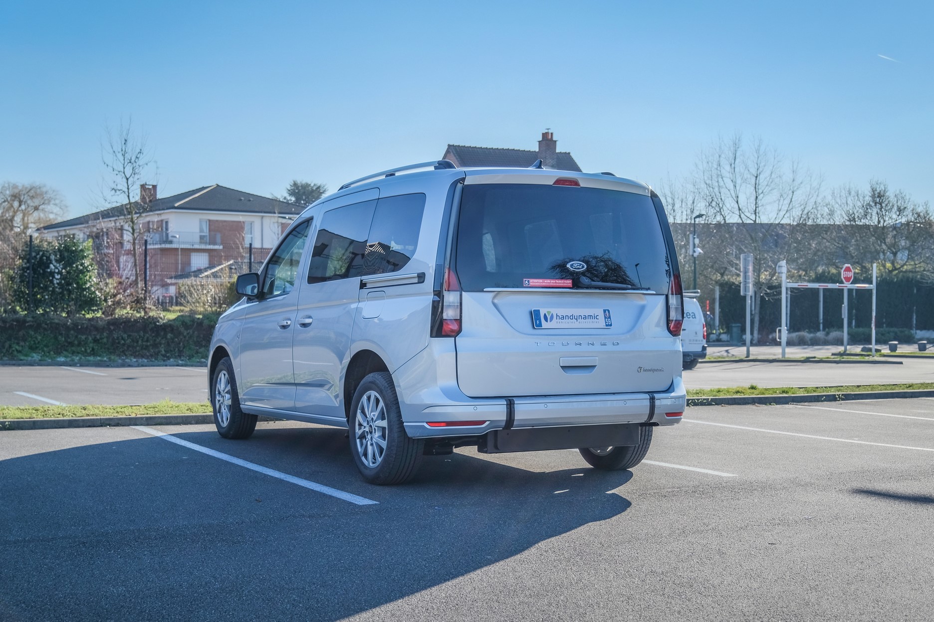 Le Tourneo Connect est le petit véhicule TPMR idéal pour les trajets urbains