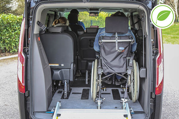 Transportez six personnes valides et un passager handicapé à bord de ce grand monospace hybride TPMR Transportez six personnes valides et un passager handicapé à bord de ce grand monospace hybride TPMR