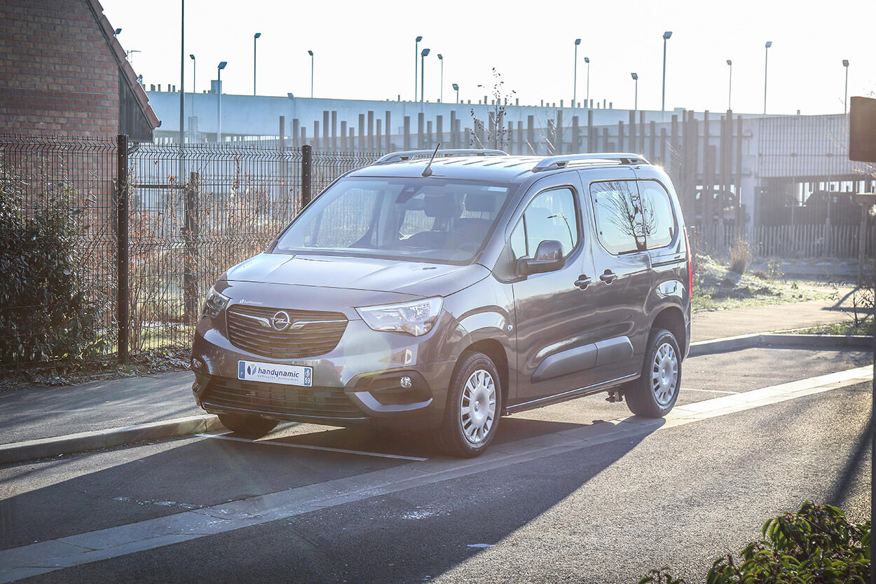 L&#039;Opel Combo a récemment fait l&#039;objet d&#039;un relooking pour le mettre au goût du jour.