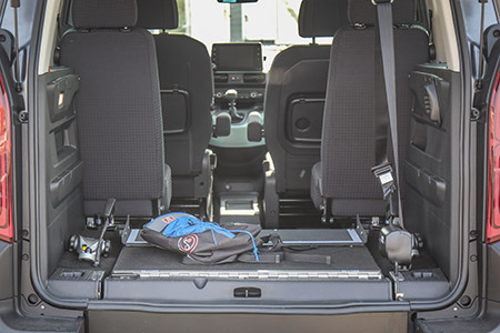 Pour votre Berlingo TPMR XL HappyAccess choisissez une rampe simple ou modulable ! Pour votre Berlingo TPMR XL HappyAccess choisissez une rampe simple ou modulable !
