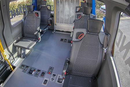 Choisissez le nombre de sièges Triflex dont vous avez besoin à bord de votre minibus TPMR électrique