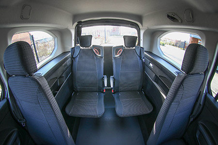 Choisissez le nombre de sièges arrière à la commande de votre Rifter TPMR Maxi Family