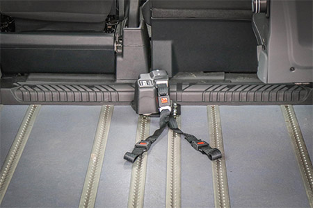 Equipez votre minibus TPMR d'un treuil amovible pour faciliter l'accès des passagers en fauteuil roulant Equipez votre minibus TPMR d'un treuil amovible pour faciliter l'accès des passagers en fauteuil roulant