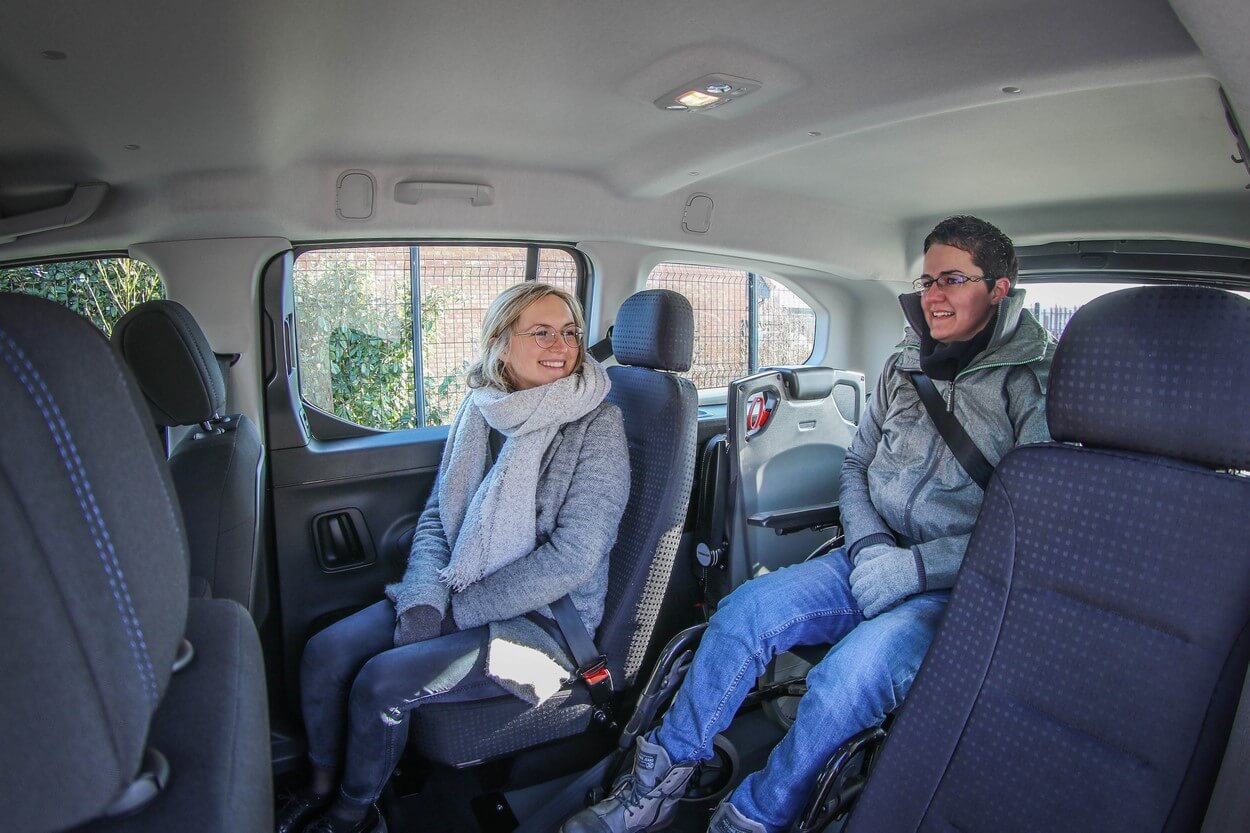 Offrez des trajets conviviaux à votre famille à bord de ce Rifter long aménagé handicap