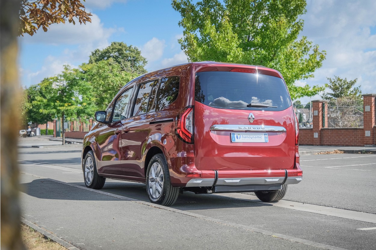 Ce Renault Kangoo est doté d&#039;un aménagement PMR invisible de l&#039;extéireur