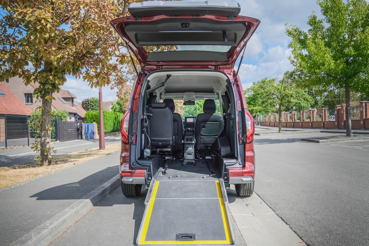 Le Renault Kangoo TPMR SlidAccess propose un décaissement généreux et innovant pour la personne handicapée