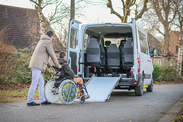 Avec le Renault Master L1H1 Handyclipse, l'accès des passagers est simple et rapide ! Avec le Renault Master L1H1 Handyclipse, l'accès des passagers est simple et rapide !