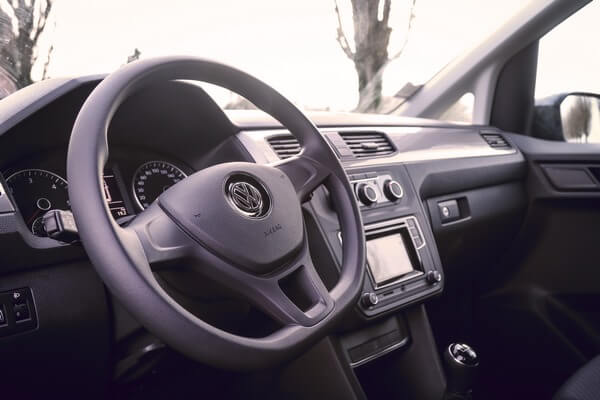 Prenez le volant d'une vraie Volkswagen, agréable à conduire et bien équipée ! Prenez le volant d'une vraie Volkswagen, agréable à conduire et bien équipée !