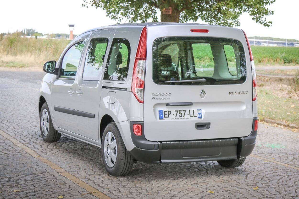 Le Renault Kangoo aménagé handicap se montre très discret depuis l&#039;extérieur...