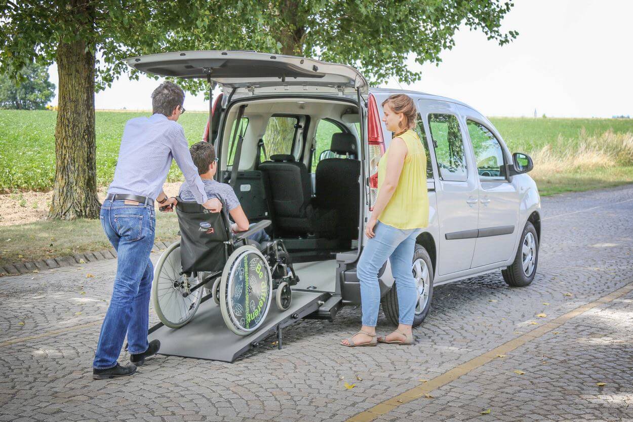 L&#039;installation du passager en fauteuil roulant se fait très facilement, sans aucune difficulté