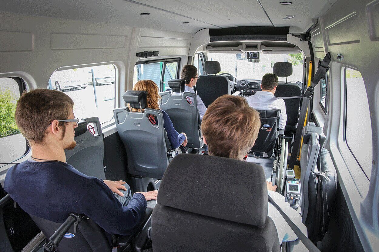 Louer ce minibus aménagé handicap partout en France