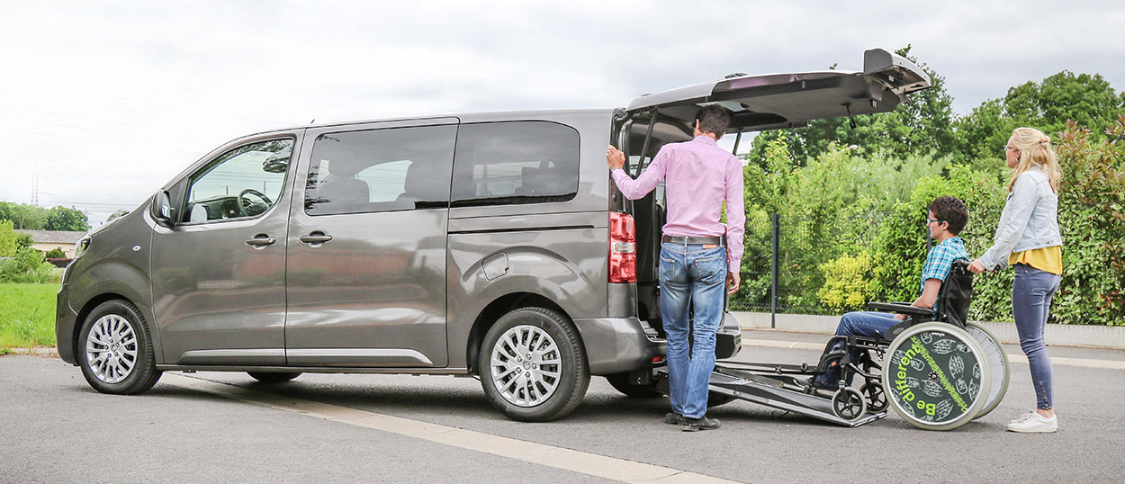 Faites confiance à nos spécialistes pour trouver votre voiture aménagée handicap Faites confiance à nos spécialistes pour trouver votre voiture aménagée handicap