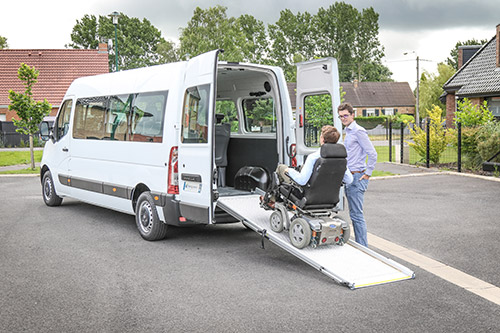 Découvrez le Renault Master L3H2 TPMR Triflex Easy aménagé pour 4 passagers en fauteuil roulant