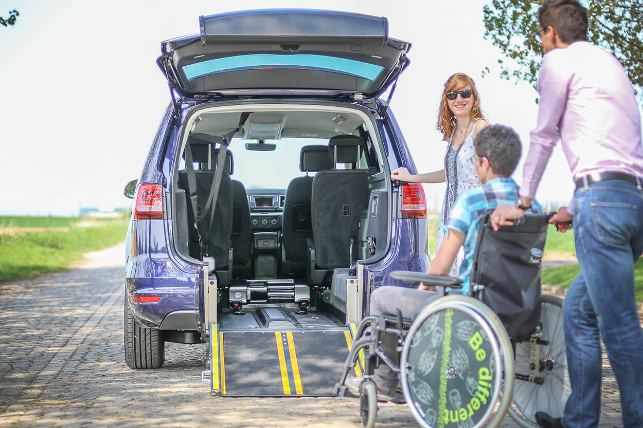 Le Volkswagen Sharan PremiumAccess représente ce qui se fait de mieux en matière de voiture accessible en fauteuil roulant ! Le Volkswagen Sharan PremiumAccess représente ce qui se fait de mieux en matière de voiture accessible en fauteuil roulant !